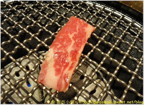 屋馬燒肉 牛小排2.JPG