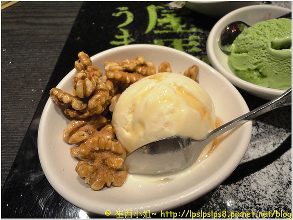 屋馬燒肉 核桃香草冰淇淋.JPG