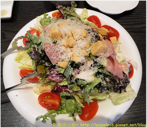 屋馬燒肉 凱薩沙拉1.JPG