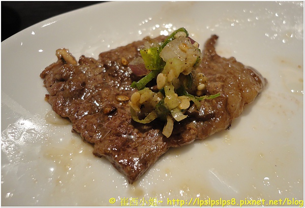 屋馬燒肉 牛小排加芝麻蔥花.JPG