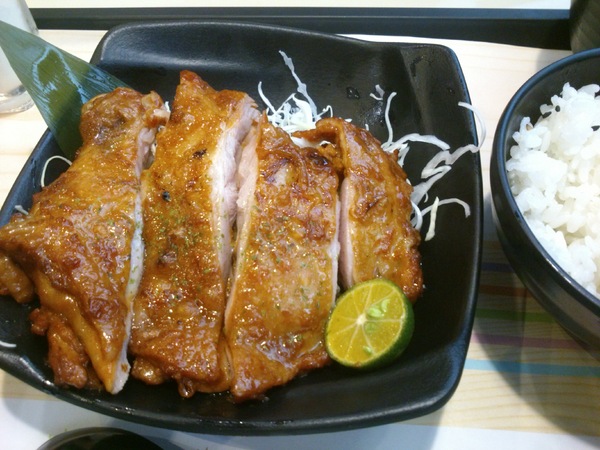 定食8(彰化店)：定食8  讓人失落的一餐