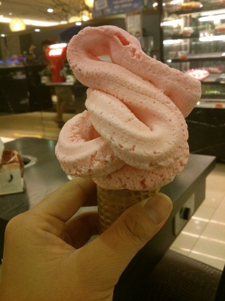 千葉火鍋(彰化尊爵館)：千葉火鍋…新鮮玩意--冰琪林機…難怪擠滿了小朋友