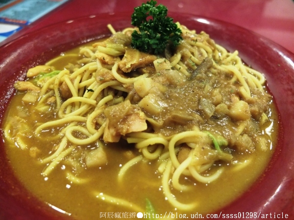 亞蒂米德式廚房：【美食特搜。屏東市】亞蒂米德式廚房(屏東店)。浪漫平價的一餐 歐式貴氣的幸福國度