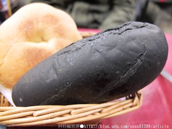 亞蒂米德式廚房：【美食特搜。屏東市】亞蒂米德式廚房(屏東店)。浪漫平價的一餐 歐式貴氣的幸福國度