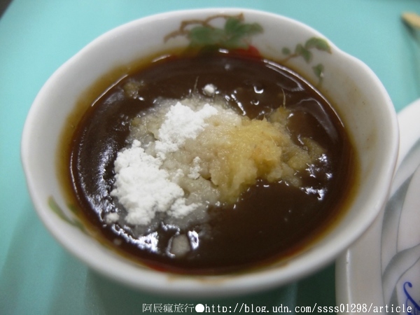 屏東進來涼冰果室：【美食特搜。屏東市】進來涼冰果室。飯後水果大推番茄切盤，特殊佐料回味無窮