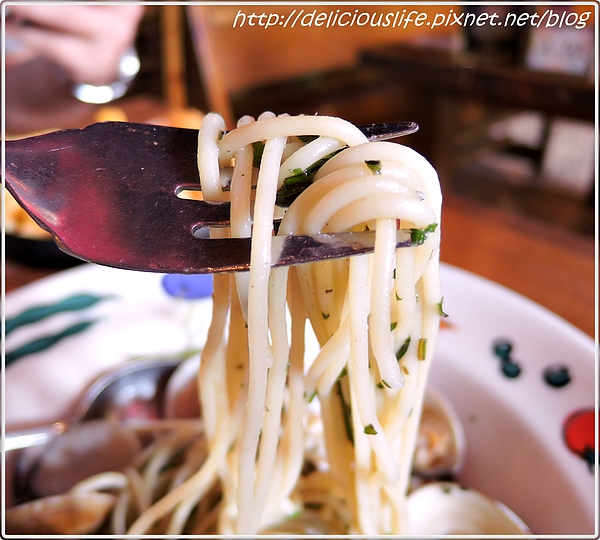 蒜香香草蛤蜊麵2
