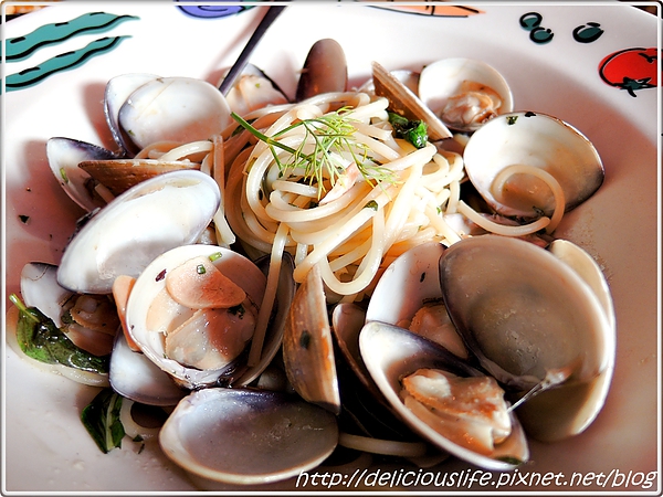 蒜香香草蛤蜊麵1