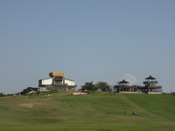 鹿野高台：1020119[官本金文愛台灣]鹿野高台美麗的大高原就算沒有熱氣球加持依然綠意盎然