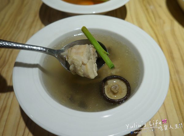 Long Trunk 長鼻子泰國餐廳：長鼻子泰國餐廳 LONG TRUNK THAI RESTAURANT ♥ 一個人也可以獨享 ♥ 中山美食