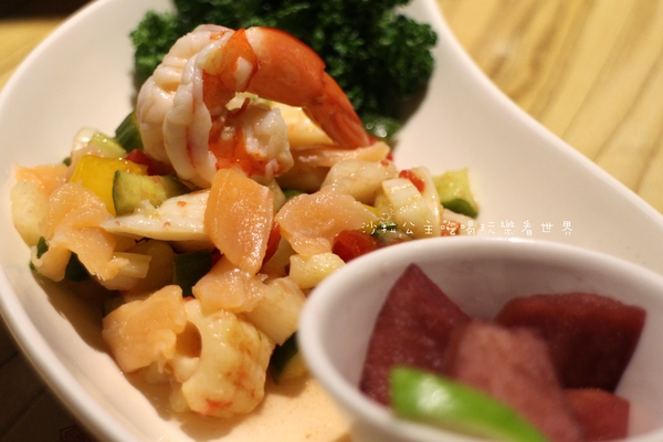 Long Trunk 長鼻子泰國餐廳:泰式料理『長鼻子泰國餐廳』軟殼蟹/咖哩/摩摩喳喳/泰式奶茶