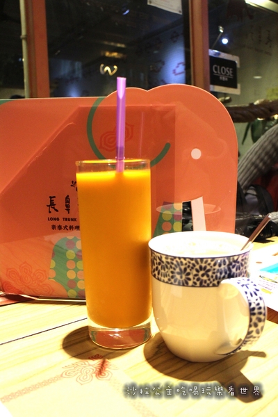 Long Trunk 長鼻子泰國餐廳:泰式料理『長鼻子泰國餐廳』軟殼蟹/咖哩/摩摩喳喳/泰式奶茶