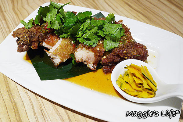 Long Trunk 長鼻子泰國餐廳：◆台北中山美食。捷運中山站【長鼻子泰國餐廳 LONG TRUNK THAI RESTAURANT】泰式套餐。泰國料理。泰國菜