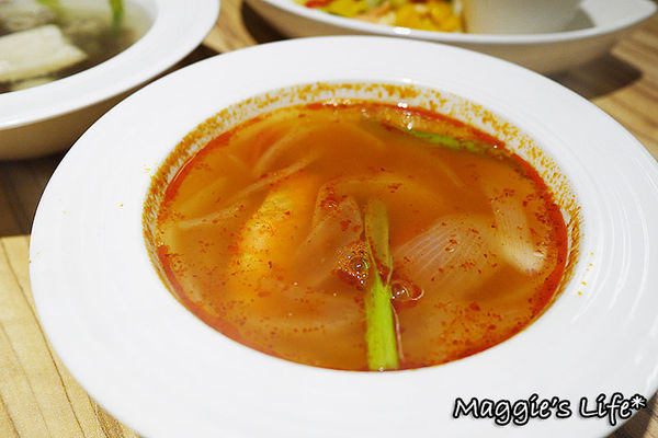 Long Trunk 長鼻子泰國餐廳：◆台北中山美食。捷運中山站【長鼻子泰國餐廳 LONG TRUNK THAI RESTAURANT】泰式套餐。泰國料理。泰國菜