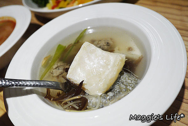 Long Trunk 長鼻子泰國餐廳：◆台北中山美食。捷運中山站【長鼻子泰國餐廳 LONG TRUNK THAI RESTAURANT】泰式套餐。泰國料理。泰國菜