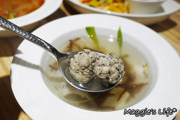 Long Trunk 長鼻子泰國餐廳：◆台北中山美食。捷運中山站【長鼻子泰國餐廳 LONG TRUNK THAI RESTAURANT】泰式套餐。泰國料理。泰國菜