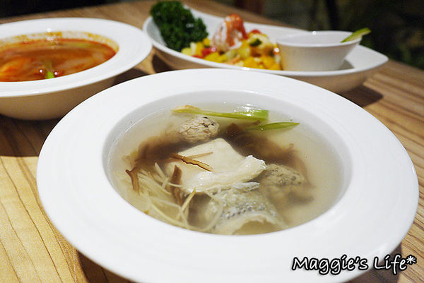 Long Trunk 長鼻子泰國餐廳：◆台北中山美食。捷運中山站【長鼻子泰國餐廳 LONG TRUNK THAI RESTAURANT】泰式套餐。泰國料理。泰國菜