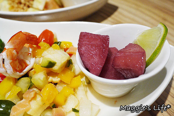 Long Trunk 長鼻子泰國餐廳：◆台北中山美食。捷運中山站【長鼻子泰國餐廳 LONG TRUNK THAI RESTAURANT】泰式套餐。泰國料理。泰國菜