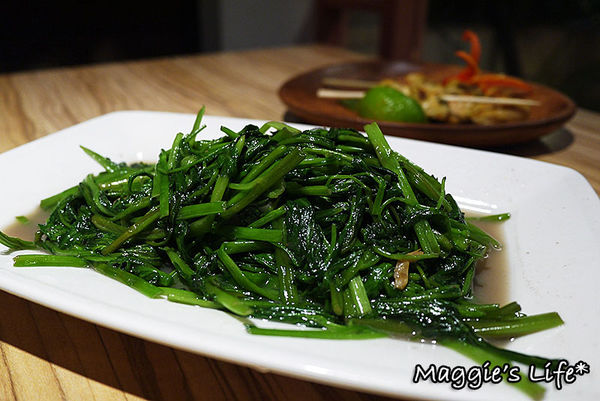 Long Trunk 長鼻子泰國餐廳：◆台北中山美食。捷運中山站【長鼻子泰國餐廳 LONG TRUNK THAI RESTAURANT】泰式套餐。泰國料理。泰國菜