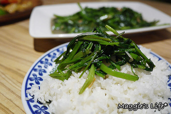 Long Trunk 長鼻子泰國餐廳：◆台北中山美食。捷運中山站【長鼻子泰國餐廳 LONG TRUNK THAI RESTAURANT】泰式套餐。泰國料理。泰國菜