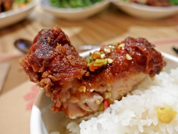 長鼻子泰國餐廳:【捷運中山站】可愛風格的泰式料理 — 長鼻子泰國餐廳