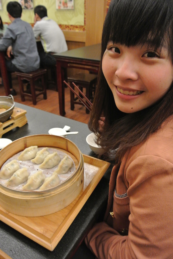 梁婆婆臭豆腐：[小吃]台中♥從路邊攤到三家店面的超ㄅㄧㄤˋ臭豆腐♥梁婆婆臭豆腐(向上總店)