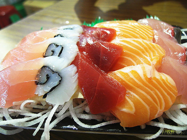 碧砂漁港:【基隆】碧砂漁港。現殺海膽好美味