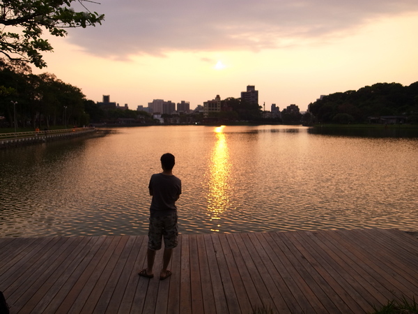 碧湖公園：<遊記> 4/20內湖媽祖煙火祭就在碧湖公園