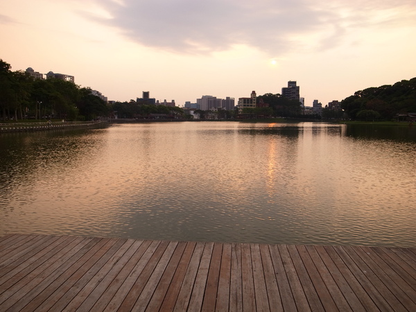 碧湖公園：<遊記> 4/20內湖媽祖煙火祭就在碧湖公園