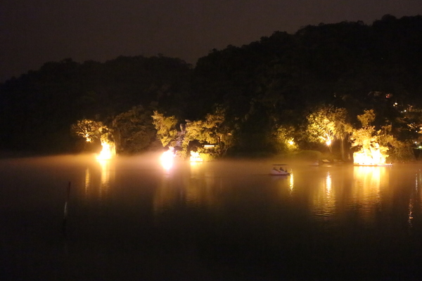 新北市碧潭風景區:與碧潭有約『銅響‧夏至』碧潭吊橋光雕秀