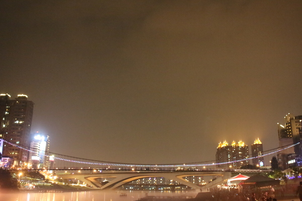 新北市碧潭風景區：與碧潭有約『銅響‧夏至』碧潭吊橋光雕秀