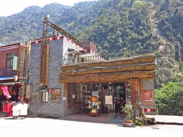 【台北旅遊】烏來老街、新店碧潭台北一日遊