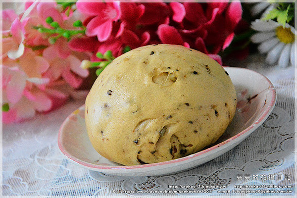 店小二食品行：【彰化】鹿港鎮。店小二肉包．饅頭《香菇竹筍鮮肉包 桂圓黑糖饅頭 鹿港名產鹹蛋糕…》