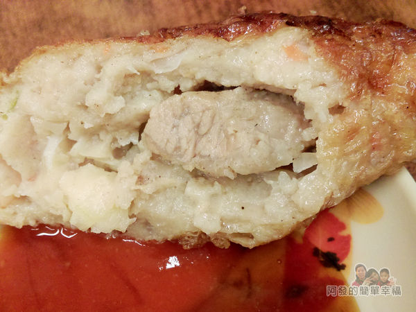 游記百年油飯17-肉卷特寫