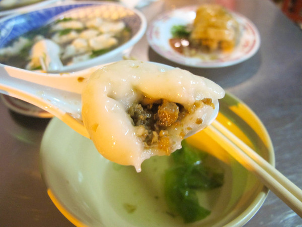 金字塔三角湯圓:(胖樺食記)大溪老街必吃人氣店家:金字塔鹹湯圓。各大媒體雜誌報導的再地美食。