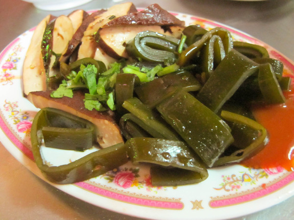 金字塔三角湯圓:(胖樺食記)大溪老街必吃人氣店家:金字塔鹹湯圓。各大媒體雜誌報導的再地美食。