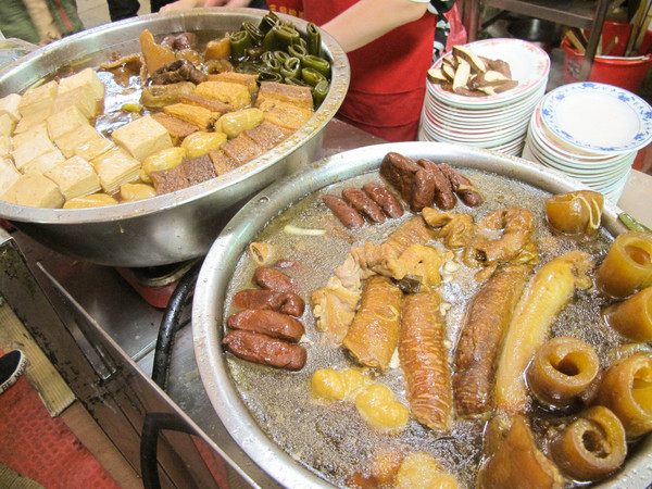 金字塔三角湯圓:(胖樺食記)大溪老街必吃人氣店家:金字塔鹹湯圓。各大媒體雜誌報導的再地美食。