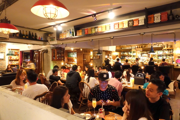 Woo Taipei 窩台北:(胖樺食記)台北東區超推薦酒吧「Woo Taipei窩台北」/超大份量拼盤/特色調酒/咖啡廳/義大利麵