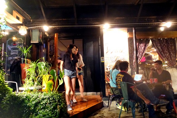 Woo Taipei 窩台北:(胖樺食記)台北東區超推薦酒吧「Woo Taipei窩台北」/超大份量拼盤/特色調酒/咖啡廳/義大利麵