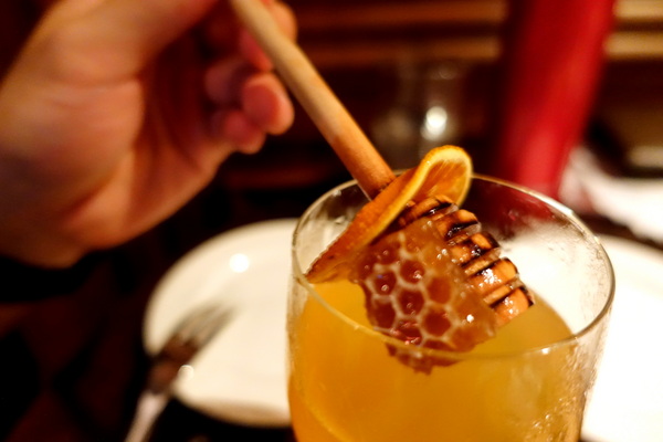 Woo Taipei 窩台北:(胖樺食記)台北東區超推薦酒吧「Woo Taipei窩台北」/超大份量拼盤/特色調酒/咖啡廳/義大利麵