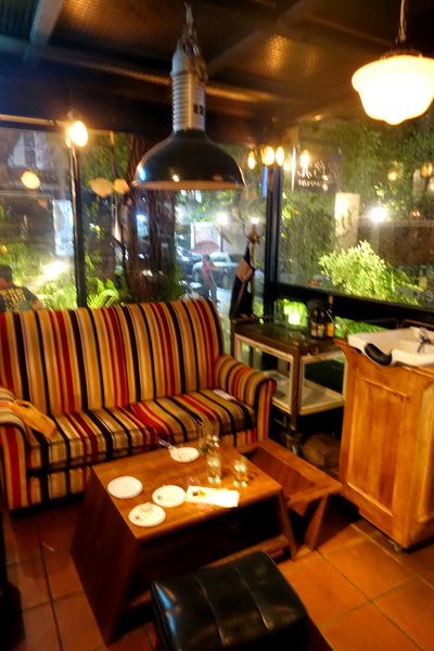 Woo Taipei 窩台北:(胖樺食記)台北東區超推薦酒吧「Woo Taipei窩台北」/超大份量拼盤/特色調酒/咖啡廳/義大利麵