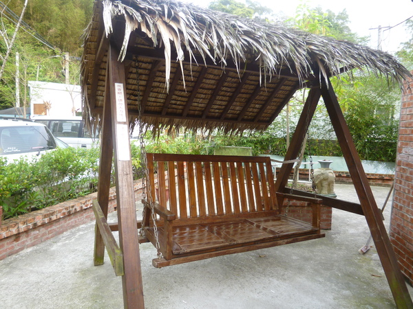 竹南懷舊肉粽:【苗栗竹南】十二寮風景區,在湖畔吃肉粽配咖啡-懷舊湖畔