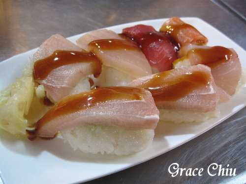 仁愛市場第一棟二樓A33攤：A33攤生魚飯～想吃請耐心等候^^