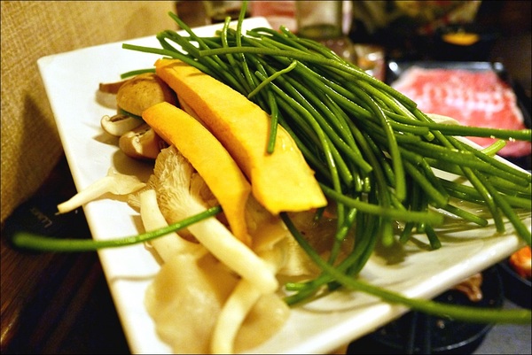 潮肉壽喜燒(忠孝店)：【潮肉壽喜燒】好吃永遠值得久候！超優質壽喜燒又一發！