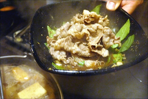 潮肉壽喜燒(忠孝店)：【潮肉壽喜燒】好吃永遠值得久候！超優質壽喜燒又一發！