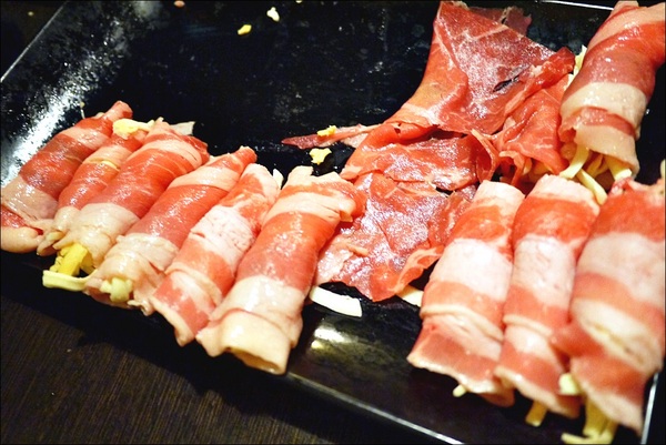 潮肉壽喜燒(忠孝店)：【潮肉壽喜燒】好吃永遠值得久候！超優質壽喜燒又一發！