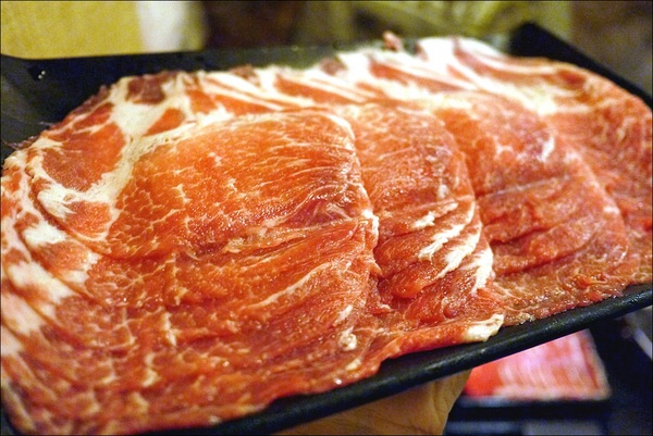 潮肉壽喜燒(忠孝店)：【潮肉壽喜燒】好吃永遠值得久候！超優質壽喜燒又一發！