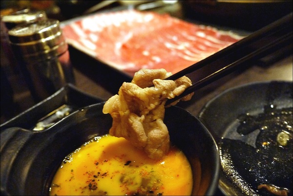 潮肉壽喜燒(忠孝店)：【潮肉壽喜燒】好吃永遠值得久候！超優質壽喜燒又一發！