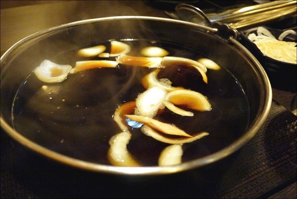 潮肉壽喜燒(忠孝店)：【潮肉壽喜燒】好吃永遠值得久候！超優質壽喜燒又一發！