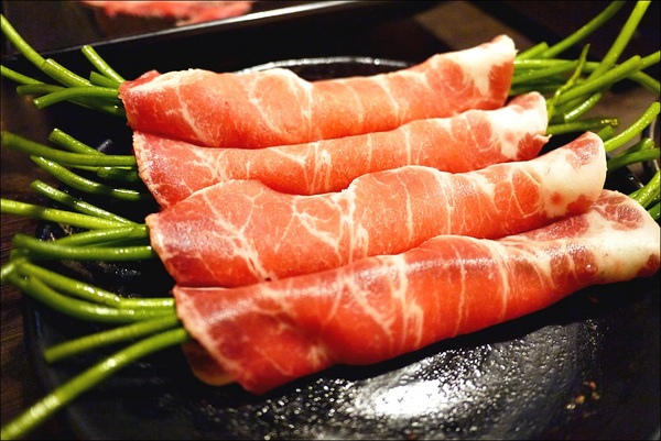 潮肉壽喜燒(忠孝店)：【潮肉壽喜燒】好吃永遠值得久候！超優質壽喜燒又一發！