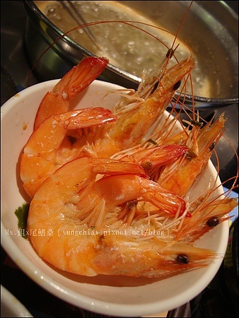 精彩火鍋(台北館前店)：［台北車站］精彩火鍋．新鮮食材吃到飽